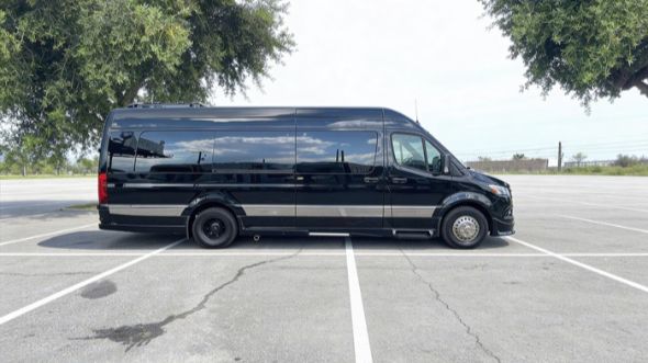 sprinter limousine kansas city